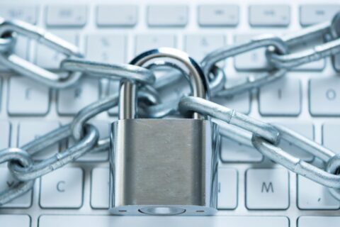The legal analysis on the legislation related to freedom of online expression